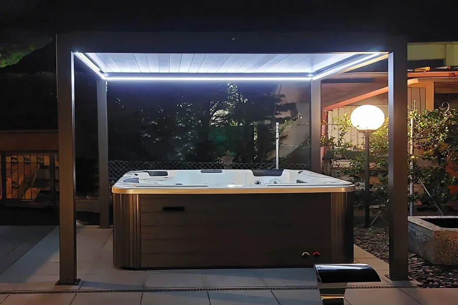 BL-909 Pergola Bioclimatica Notte Luci LED Minipiscina