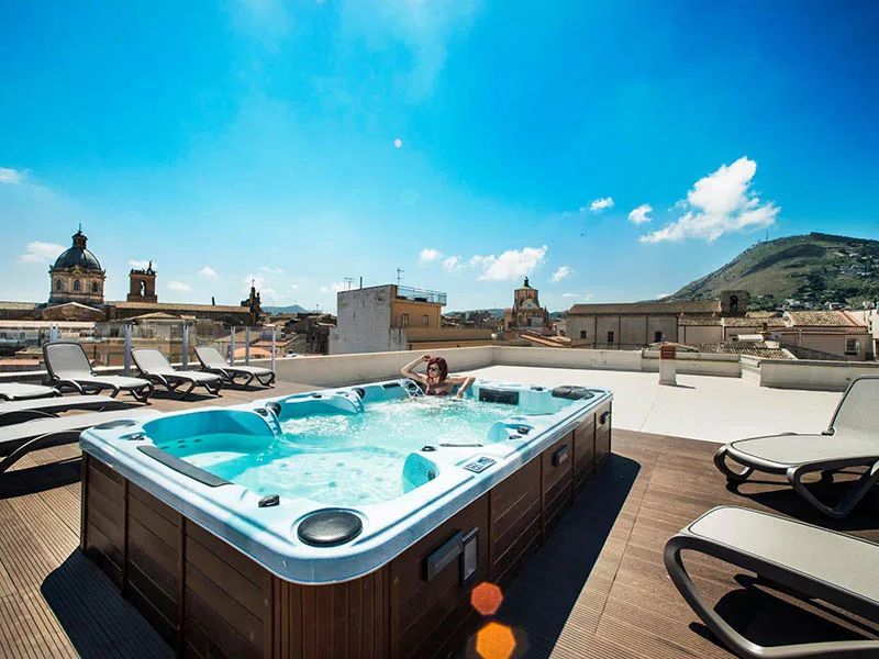 BL-851 spa pool for hospitality venues
