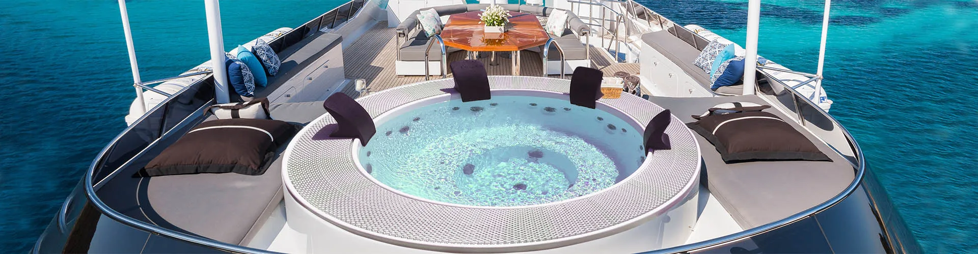 Marina hydromassage mini pool on a yacht — view 1